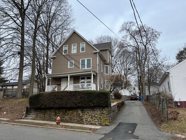 Building Photo - 63 Wood St