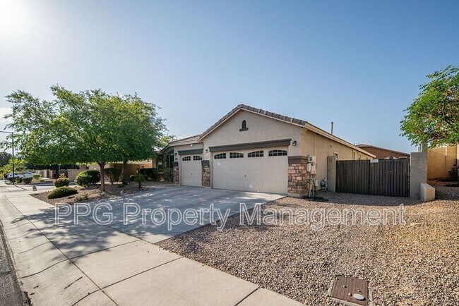 Foto del edificio - 18465 W Desert Ln