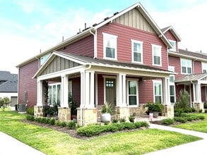 Building Photo - 11496 Sugarlands Dr