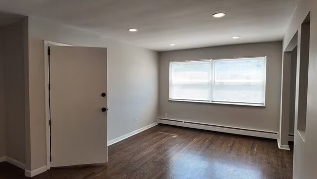 Photo - 3160 Schubert Ave (Cincinnati, OH) Apartment