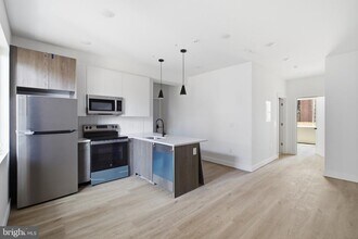 Building Photo - 613 Brooklyn St