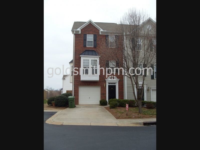 Primary Photo - 206 Summerston Pl