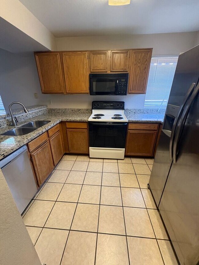 Foto del edificio - READY TO TOUR NOW! 2 Bedroom 2 Bath Peoria Townhouse