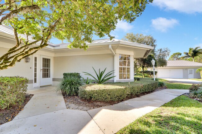 Foto del edificio - 7340 Pine Creek Way
