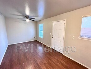 Building Photo - 809 E Huntsville Ave