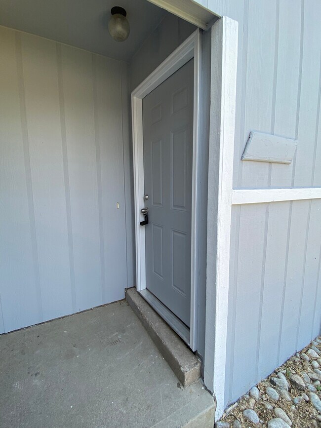 Building Photo - 14460 E Montana Cir