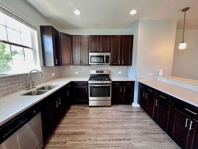 Building Photo - Spacious 3 story Bristol Floor plan in Spe...