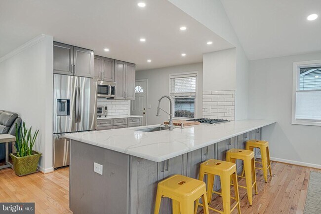 Foto del edificio - 6812 Beechview Dr