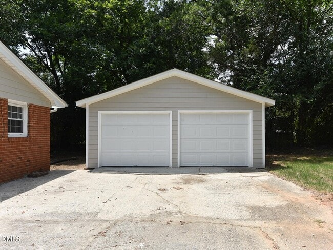 Building Photo - 3809 Boddie Dr