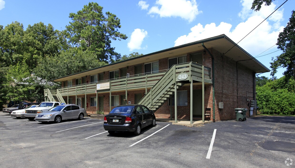 Crestview Apartment Homes Apartments in Tallahassee, FL