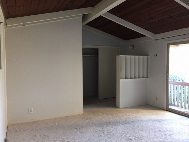 Building Photo - 132 Carlotta Cir