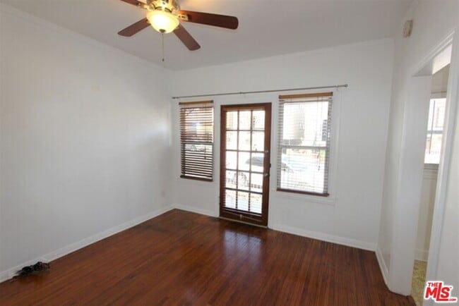 Building Photo - 6656 Vista Del Mar