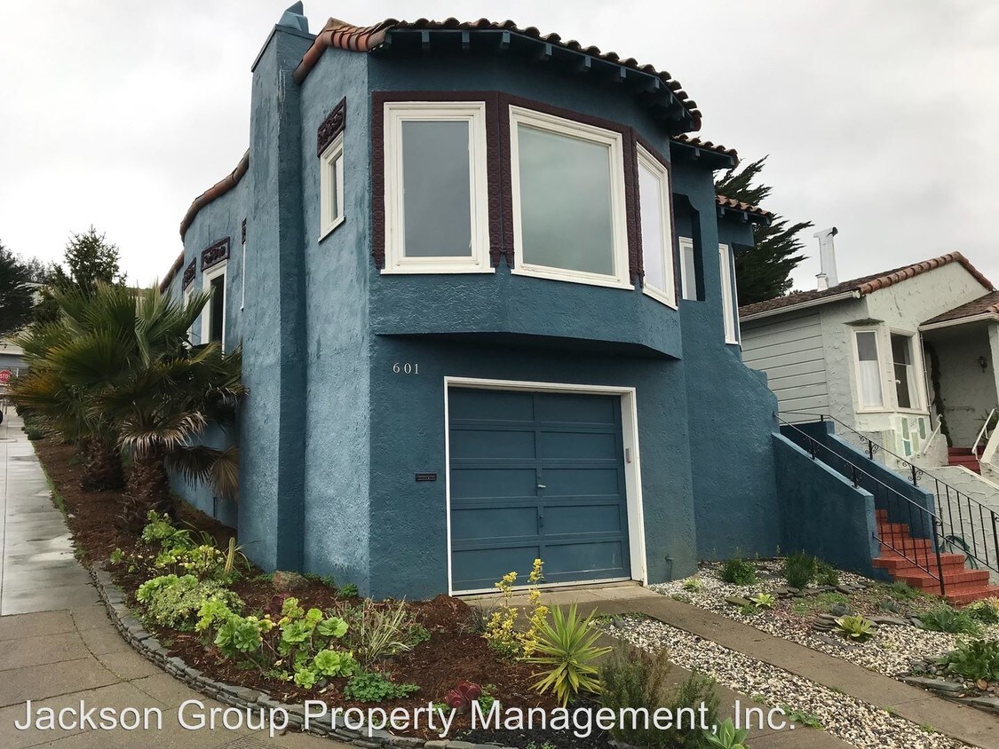 Foto principal - 3 br, 1 bath House - 601 Rockdale