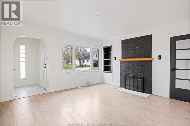 Building Photo - 1114 Edward Ave