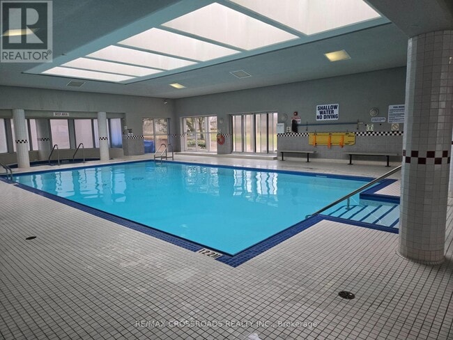 Building Photo - 5785 Yonge St