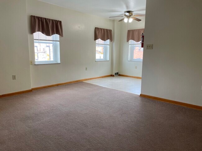 interior - 63 W Pike St