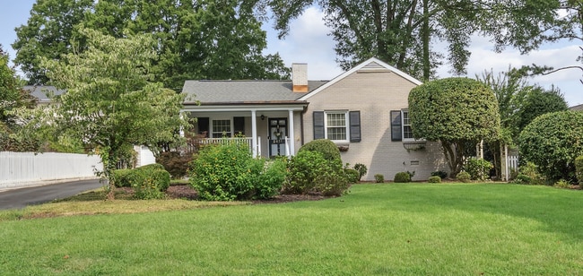 Building Photo - Charming Raleigh Retreat: 4-Bedroom Haven ...