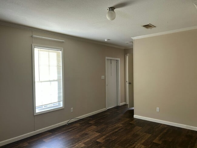 Foto del edificio - 6941 MacDonald Ct