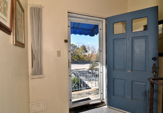 Foto del edificio - 2025 Riverside Dr