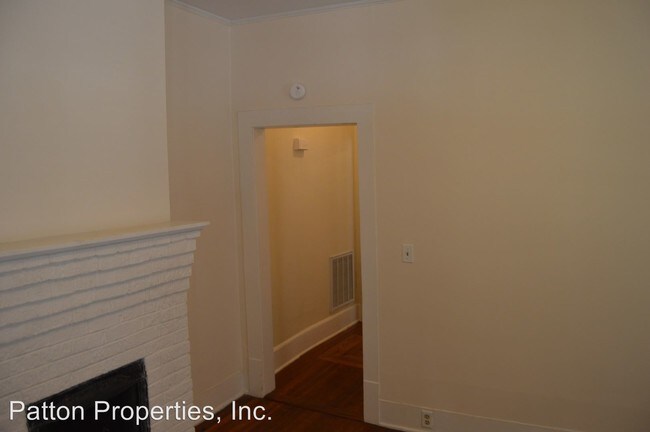 Building Photo - 2323 Blossom St