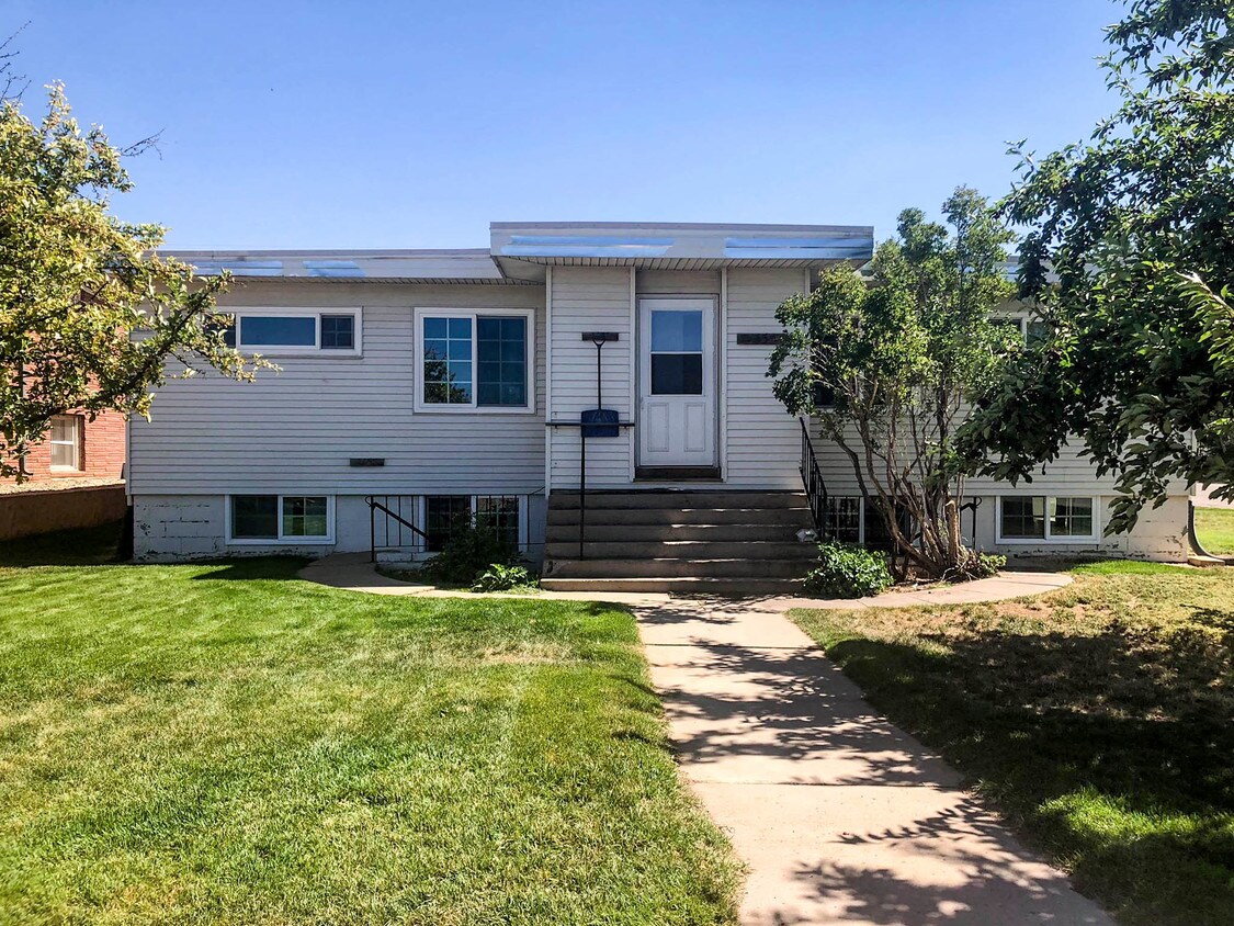 Primary Photo - 1453 N 5th St