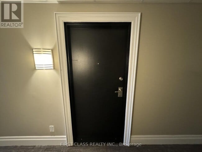 Building Photo - 21 Brookhouse Dr