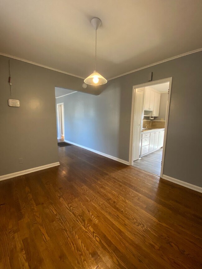 Building Photo - 3 Bedroom house near TU!!!