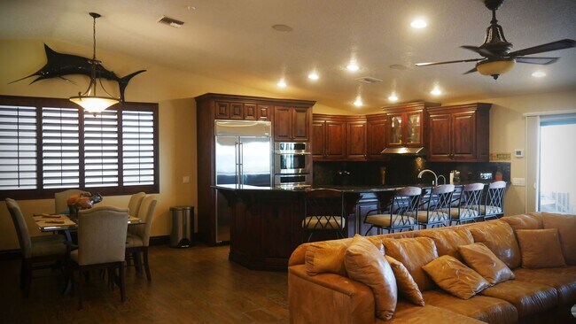 Building Photo - MUST SEE! Beautiful Winter Rental with Wat...