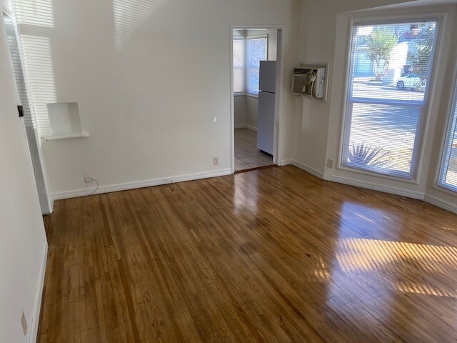Living Room - 1543 Silver Lake Blvd