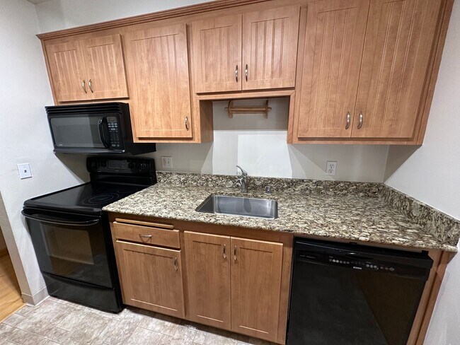Foto del edificio - Spacious 1 Bedroom near Lake Merritt! FIRS...