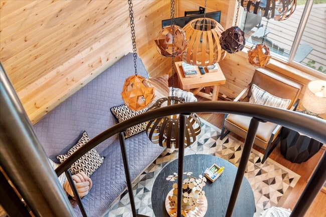 Foto del edificio - 102 Tahoma Pl