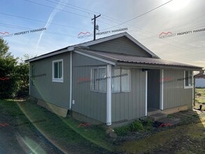 Building Photo - 166 Salkum Rd