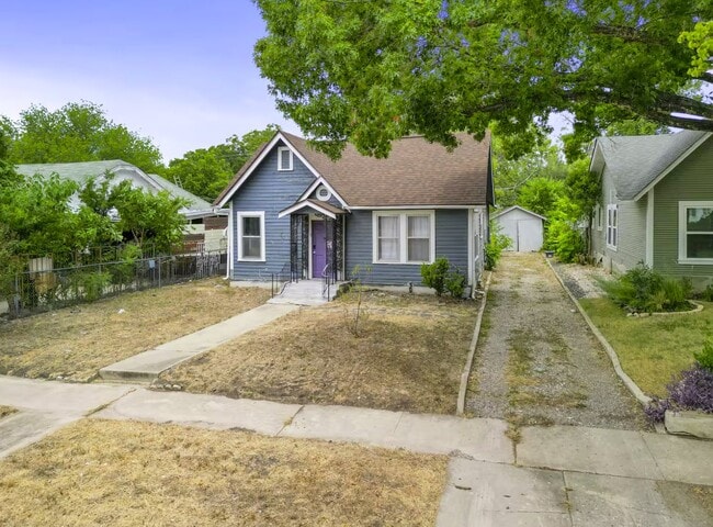 Photo - 1131 McKinley Ave (San Antonio, TX) House