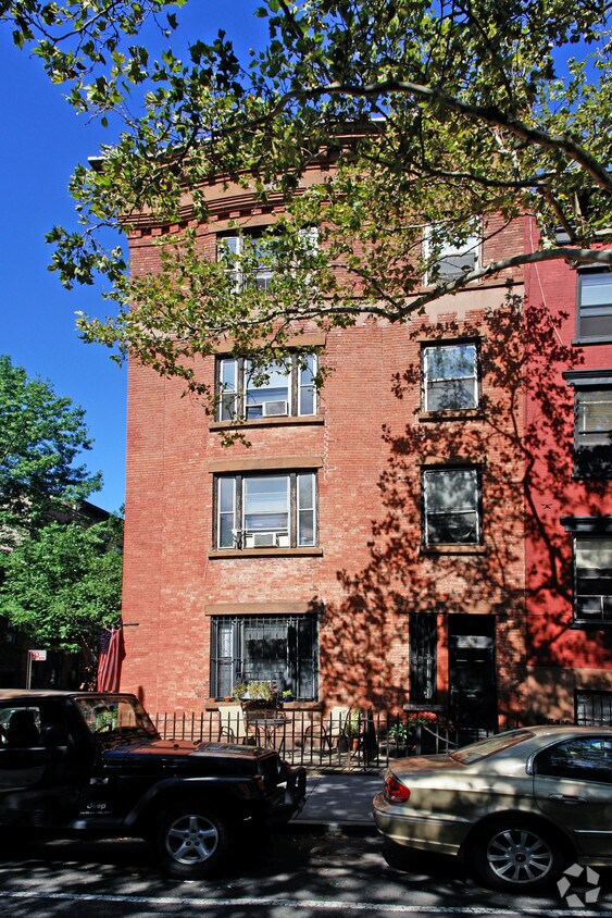 Foto del edificio - 296 Clinton St