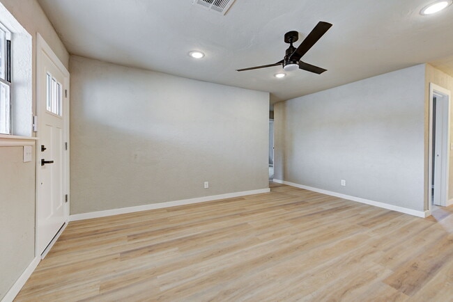 Building Photo - 320 NW 86th St