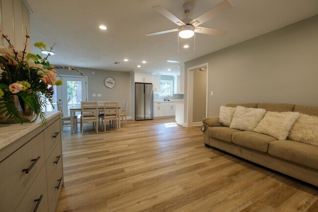 Foto del edificio - 1501 Sharon Rd