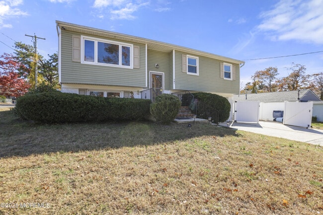 Building Photo - 701 Beach Ave