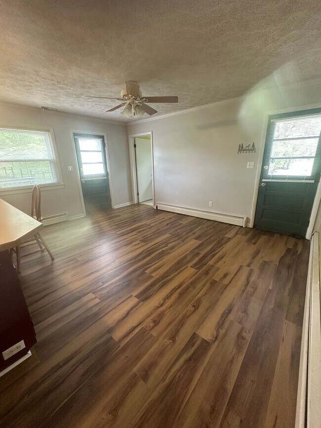 Foto del edificio - 3 BR 1.5 Bath brick rancher on 2 acres in Fairfield