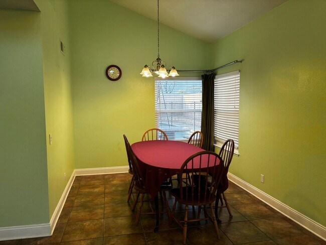 Foto del edificio - 4 Bedroom Single Family Home in Redlands