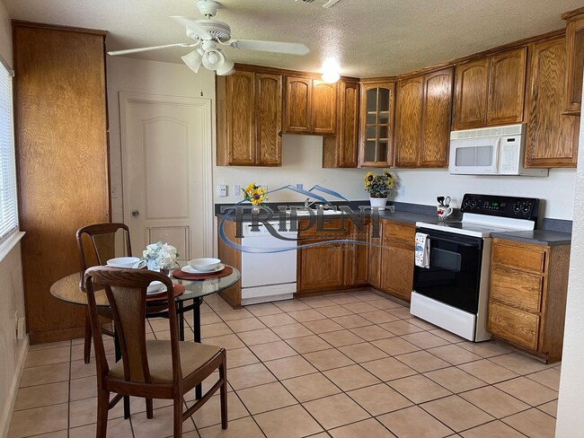 Building Photo - 4400 Martel Dr