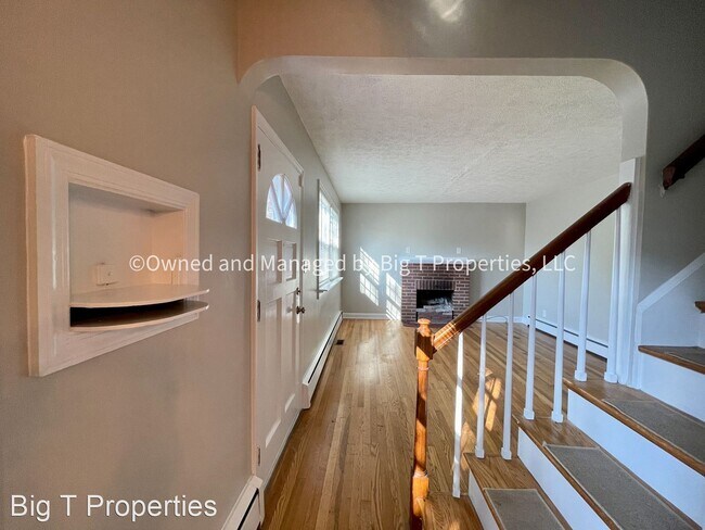 Building Photo - 4 br, 1 bath House - 1201 New St