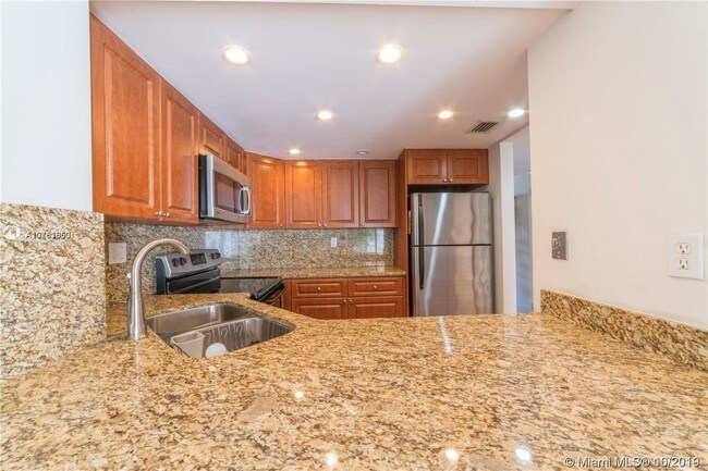 Foto del edificio - 10202 SW 77th Ct