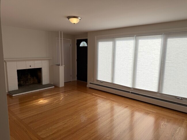 Foto del edificio - 143 Scenic Dr