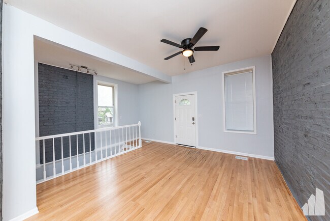 Building Photo - 2117 N Winchester Ave