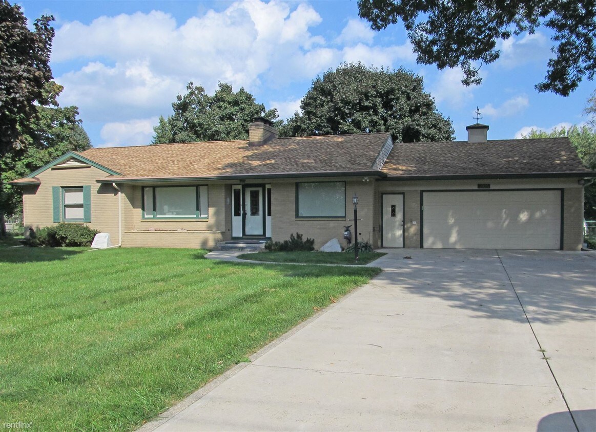 Primary Photo - 5923 Angling Rd