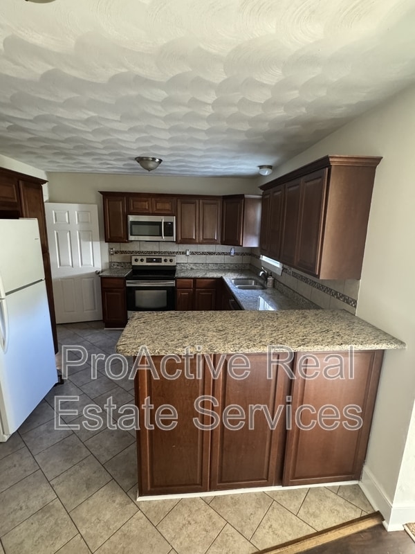 Building Photo - 1018 Wolcott Ave