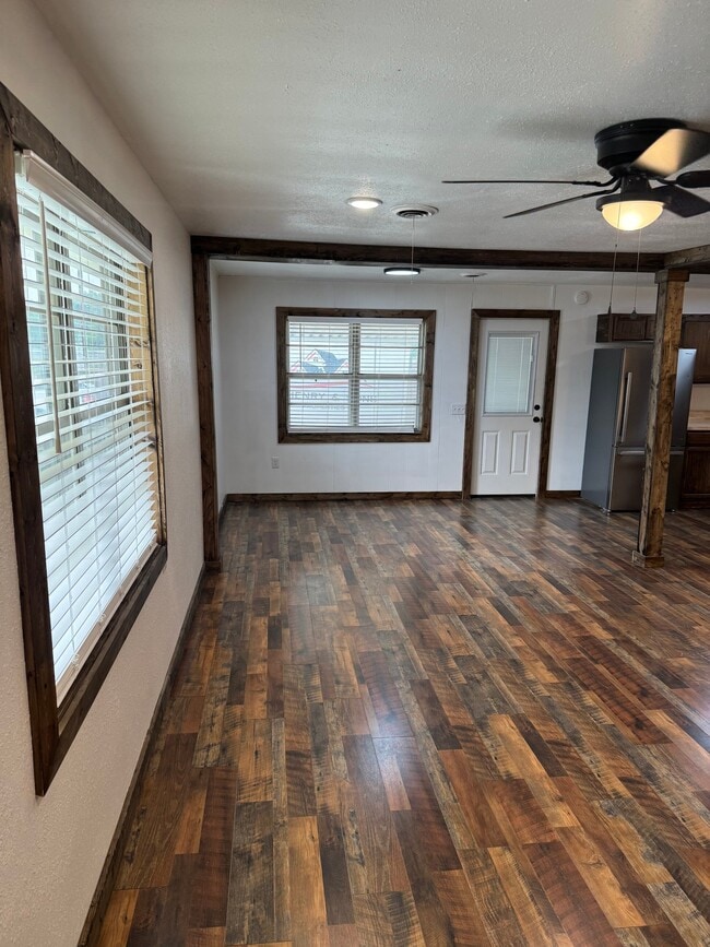 Foto del edificio - 123 N Washington St