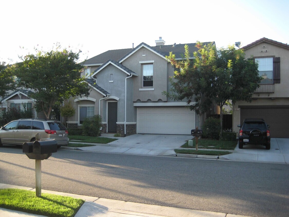Foto principal - 957 Desmet Ln