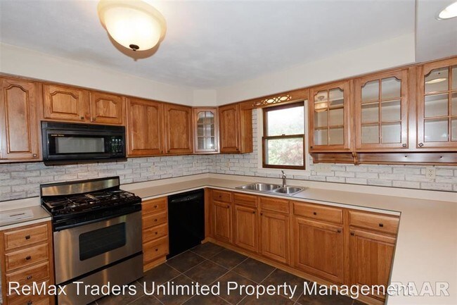 Building Photo - 3 br, 2.5 bath House - 3113 W Capitol