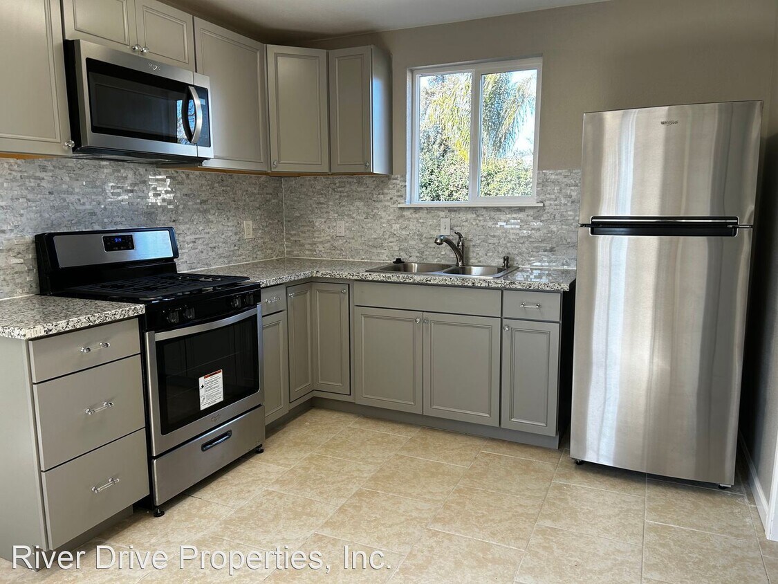 Primary Photo - 1 br, 1 bath House - 543 Angelus St.